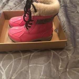 Ugg kids Butte boot size 11